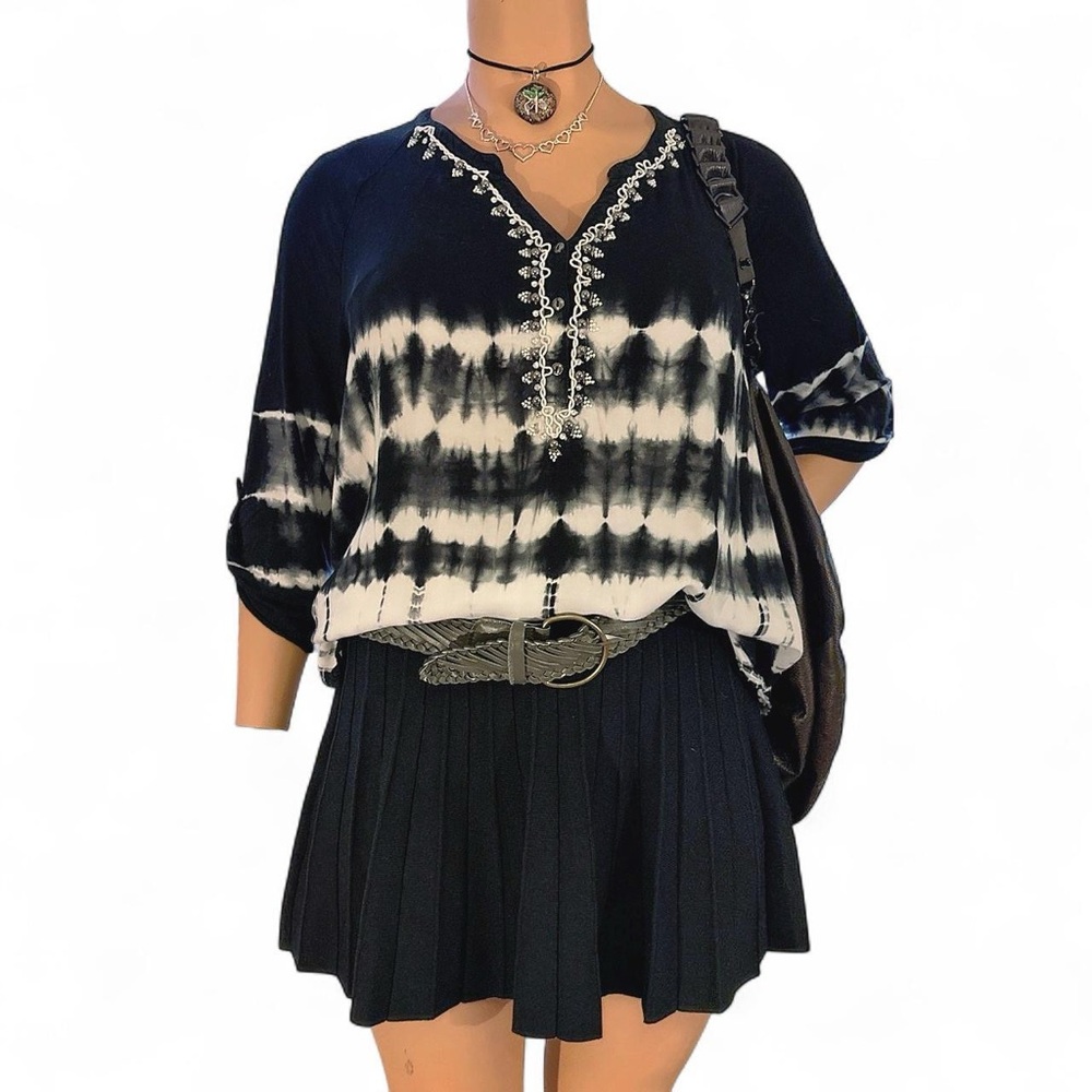 Boho Tie-Dye V-Neck Womens Top - Black & White